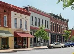 5 Tips for Opening a Franchise in a Regional Town